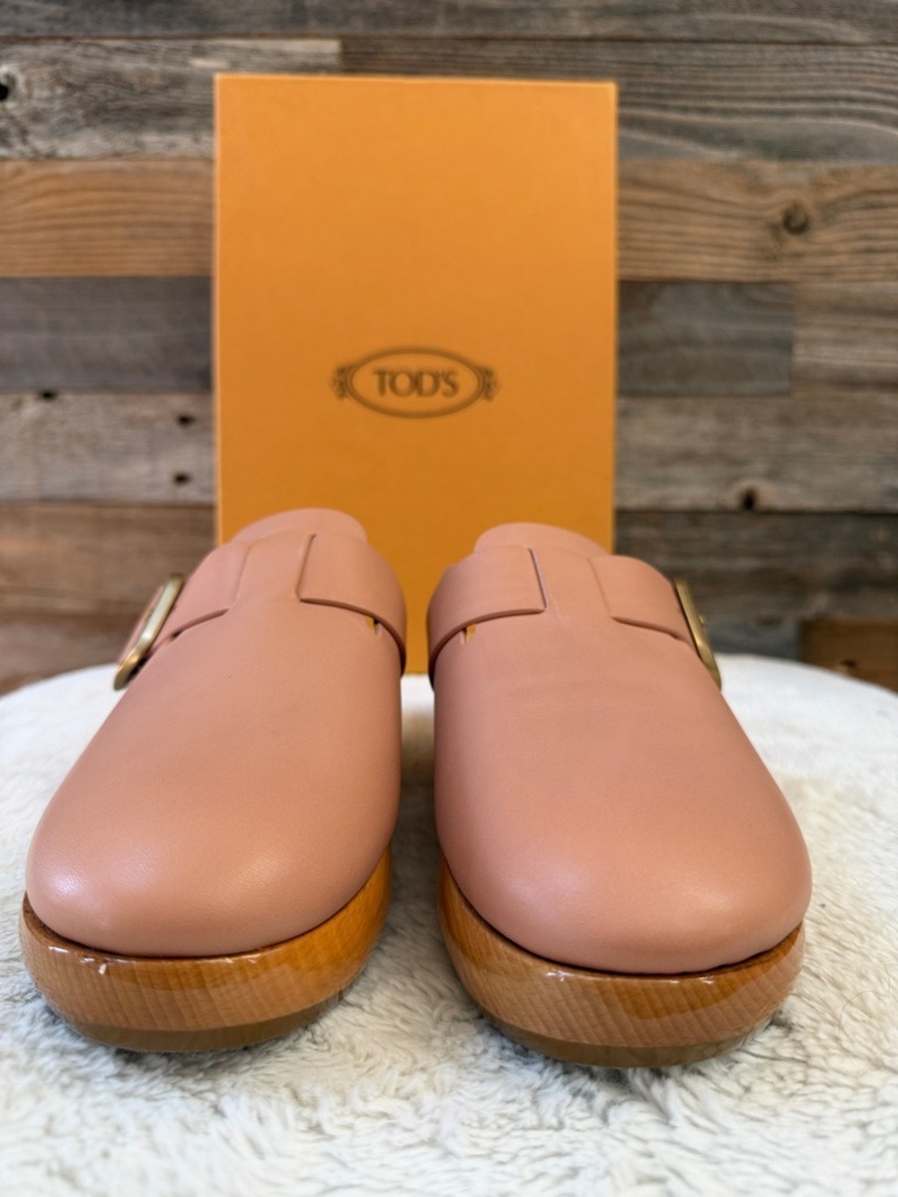Tod's Blush Leather Buckle Clog Mules New In Box with Dust-bag Size 38.5 / 7.5 - Picture 2 of 12